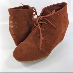 Tom’s Lace up Booties!